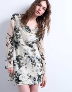 Model wearing Long sleeve cowl neck mini tea dress in mono floral