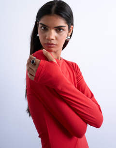 Model wearing Long sleeve crew neck superfine top in red