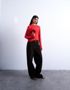 Model wearing Long sleeve crew neck superfine top in red