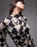[Topshop] Topshop long sleeve crinkle checkerboard top in mono-Multi XS MONO
