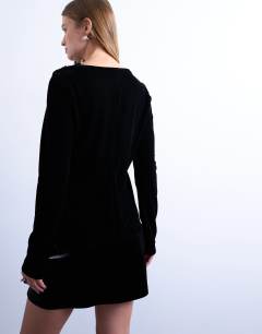 Model wearing Long sleeve drape neck velvet top in black