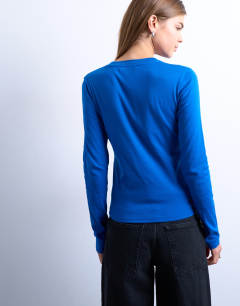 Model wearing Long sleeve everyday tee in cobalt blue