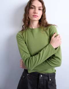 Long sleeve everyday tee in green