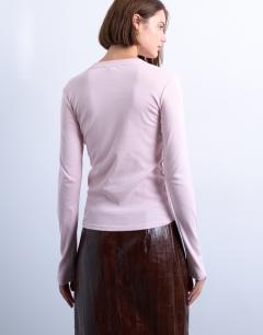 Model wearing Long sleeve everyday tee in light pink