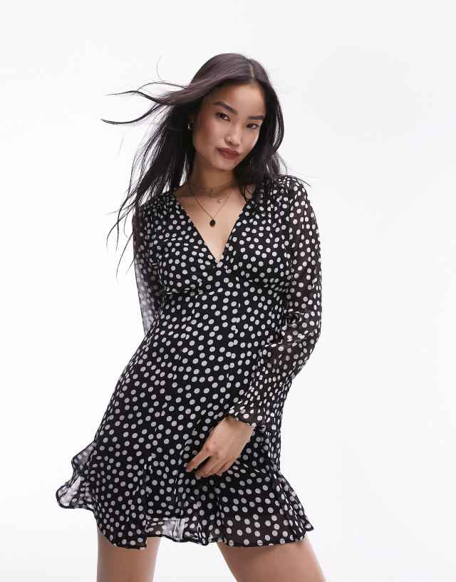 Topshop - long sleeve godet mini tea dress in mono spot