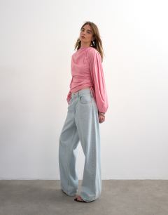 Model wearing Long sleeve ruched tie side top in pink