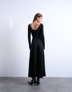 Model wearing Long sleeve scoop back a-line maxi dress in black