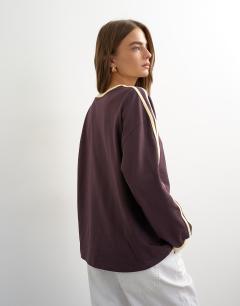 Model wearing Long sleeve skater stripe detail t-shirt in chocolate