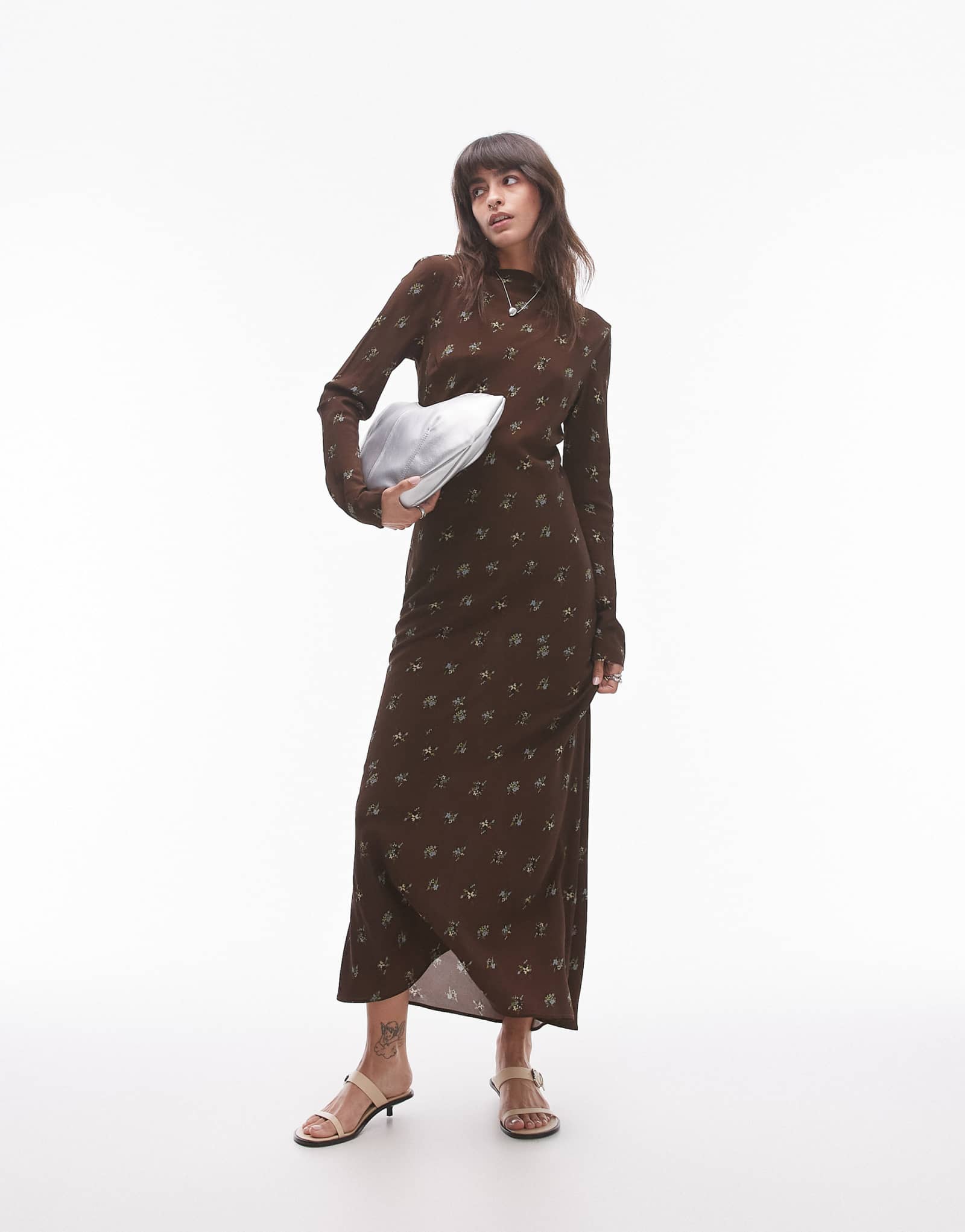 Макси-платье Topshop с длинным рукавом и вырезом лодочкой коричневого цвета с цветочным принтом 