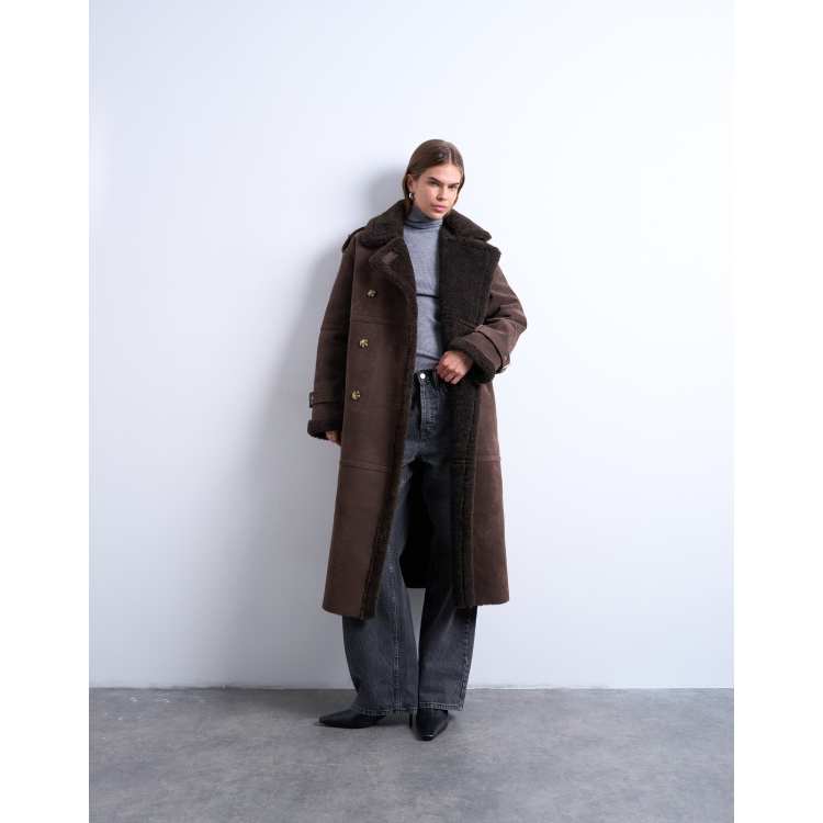 208552351-1-choc?$n_750w$&wid=