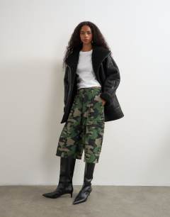 Longline cargo short in camo
