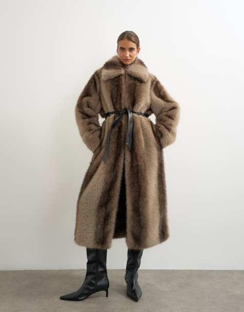 Topshop Longline-Mantel aus Kunstfell mit Gürtel in Lederoptik in Mocha - view 1