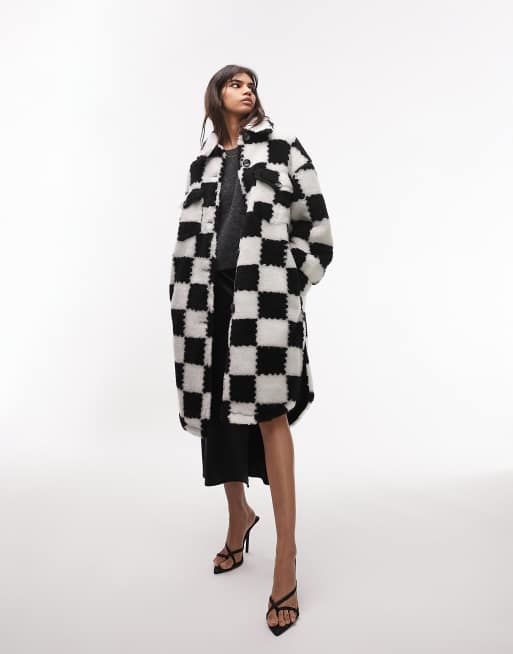 Topshop – Longline-Mantel aus Kunstpelz in Schwarzweiß mit Schachbrettmuster, 3 von 4