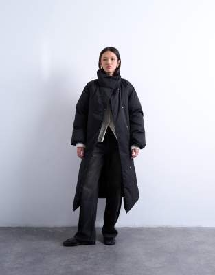 Topshop - Longline-Pufferjacke in Schwarz mit Stehkragen und Gürtel-Neutral