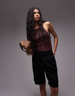 Topshop - Longline-Shorts aus Leinen in Schwarz-Rot