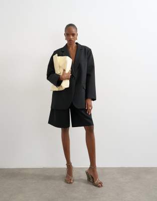 Topshop - Longline-Shorts in Schwarz, Kombiteil