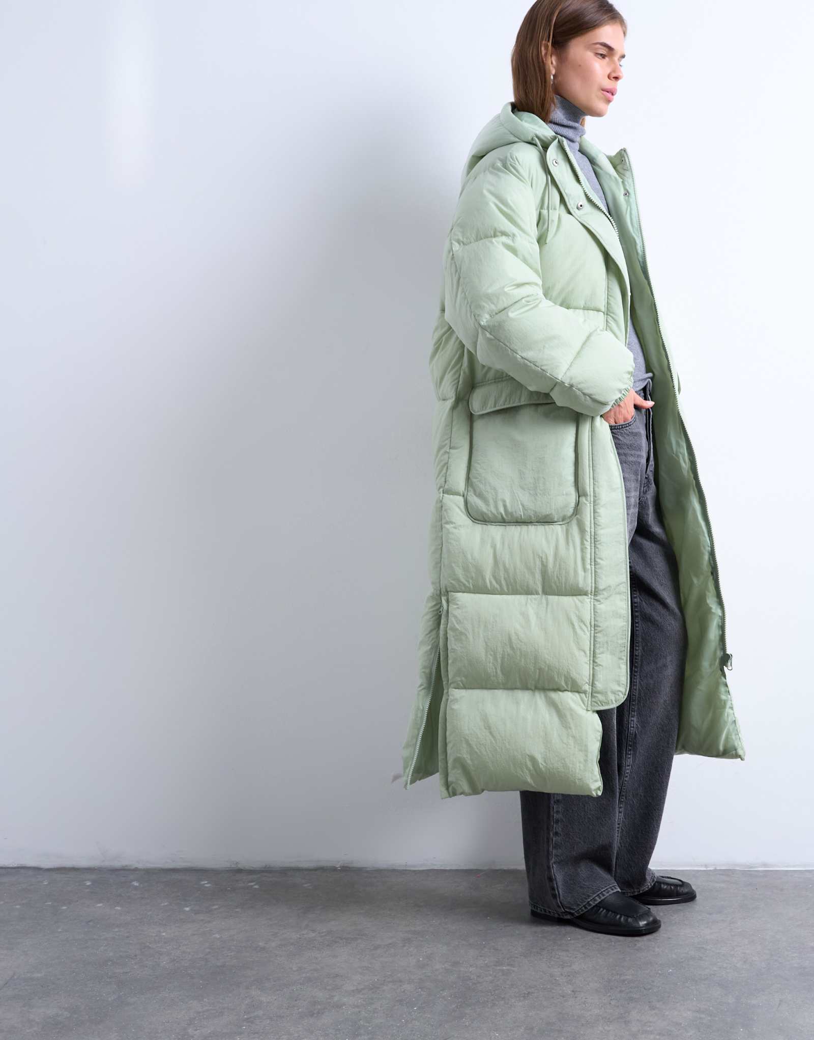 Удлиненный технологичный пуховик Topshop цвета зеленого шалфея