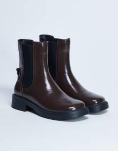 Model wearing Lottie chelsea ankle boot in chocolate