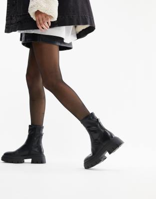 Topshop - Louise - Eng anliegende Ankle-Boots in Schwarz mit dicker Sohle