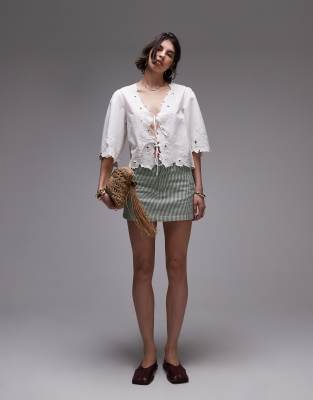 Topshop - Lounge-Jacke in Elfenbein mit floralem Cutwork-Design und Stickerei in Beige-Weiß