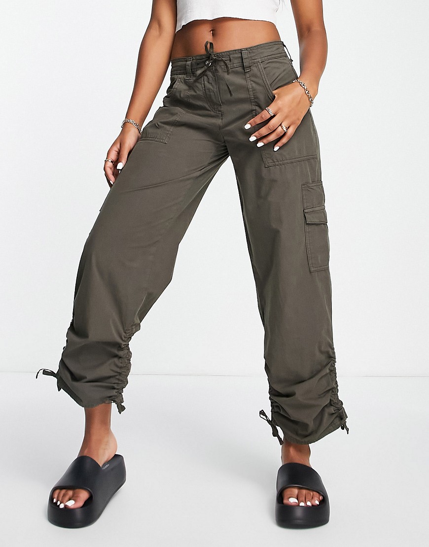Topshop low rise cargo pants with ruched hem detail in charcoal-Gray