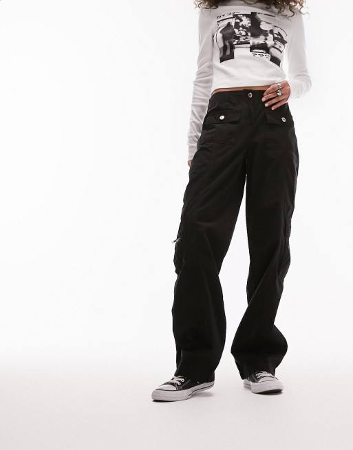 BLACK LOW-WAISTED STRAIGHT CARGO PANTS