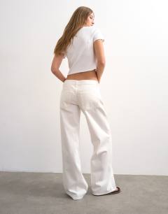 Model wearing Low rise wide leg jean in bone