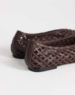Model wearing Luna woven ballet flat in chocolate