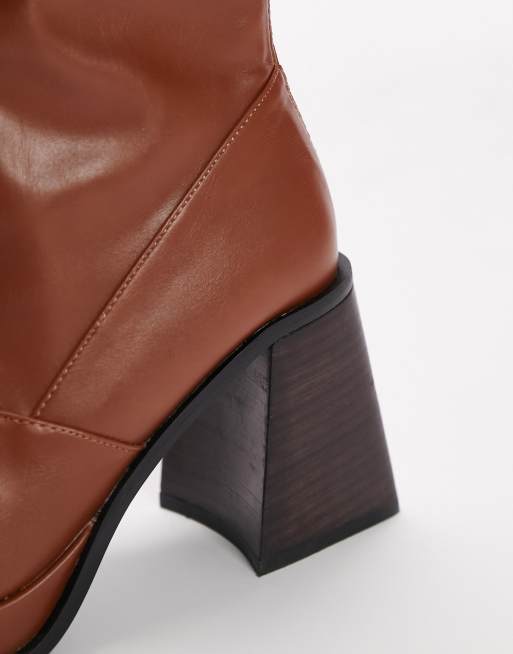 Topshop - Maddie - Brune sokkestøvler med blokhæl, 3 af 4
