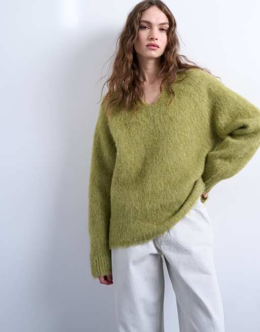 Topshop - Maglione in maglia di alpaca premium color avocado con scollo a V