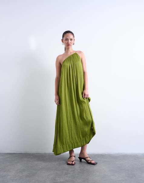 Topshop - Makkelijke jurk van soepelvallend satijn met blote schouder in groen - view 1