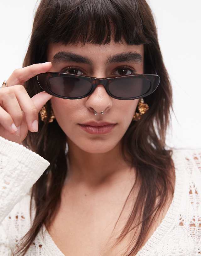 Topshop - mallow skinny oval sunglasses in matte tort