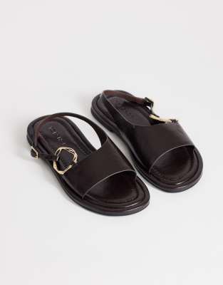  Mandy round toe flat sandal with hardware in chocolate