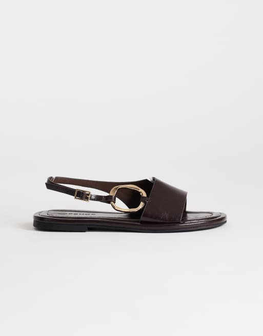 Topshop Mandy round toe flat sandals with hardware in chocolate, 2 of 4