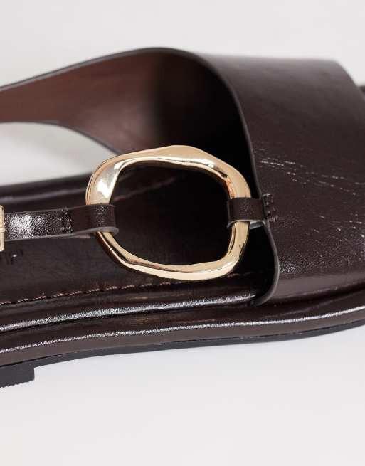 Topshop Mandy round toe flat sandals with hardware in chocolate, 4 of 4