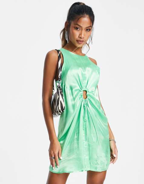 Topshop – Marszczona satynowa sukienka mini z wycięciem w kolorze zielonego jabłka - view 1