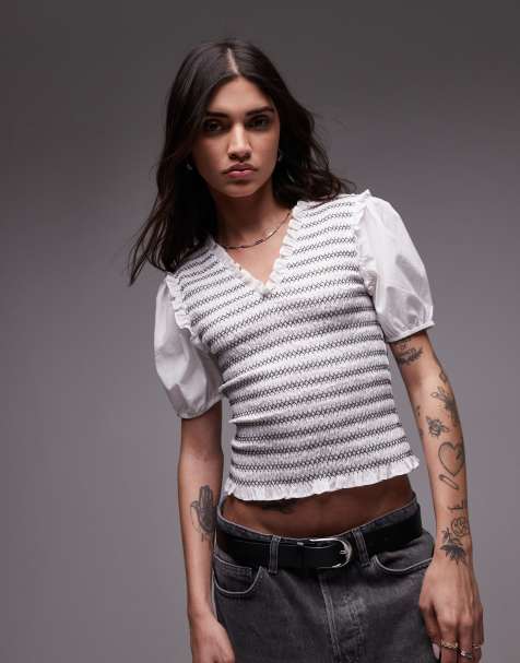Topshop – Marszczony top w czarno-białe paski z dekoltem w szpic i bufkami - view 1