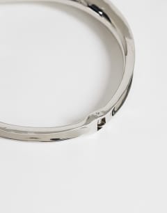 Model wearing Mason statement choker necklace in silver