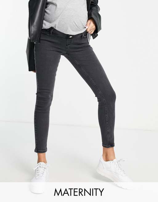 Topshop Maternity - Jamie - Forvaskede sorte jeans med taljekant over maven 