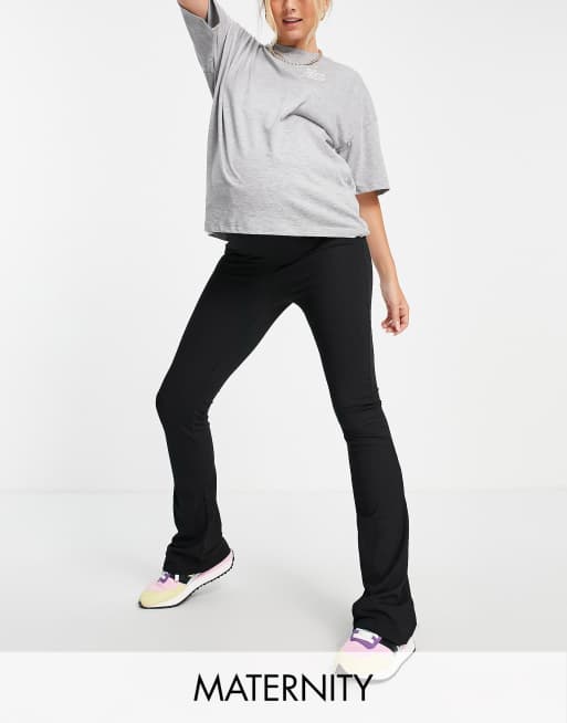 Topshop Maternity – Svart extra smala byxor med utsvängd design och ribbad textur