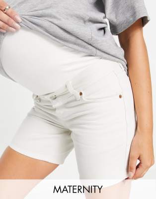 Topshop Maternity ultimate Editor short in ecru-White