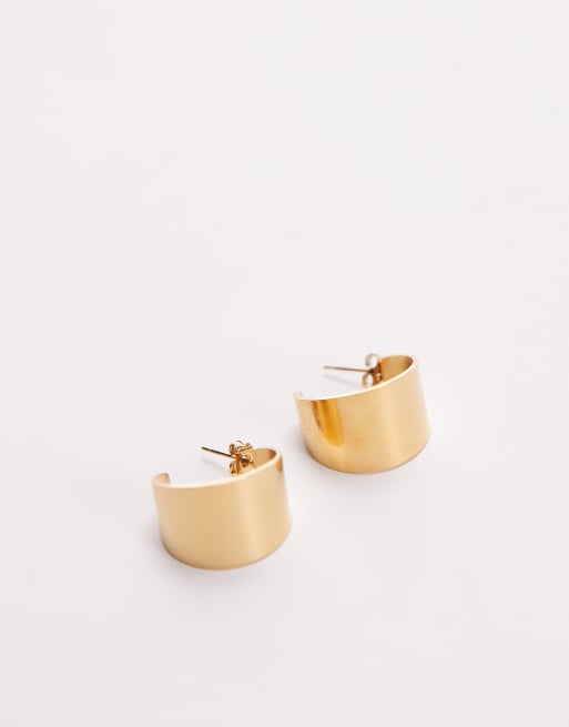 Topshop Max waterproof stainless steel flat hoop earrings in gold, 2 of 3