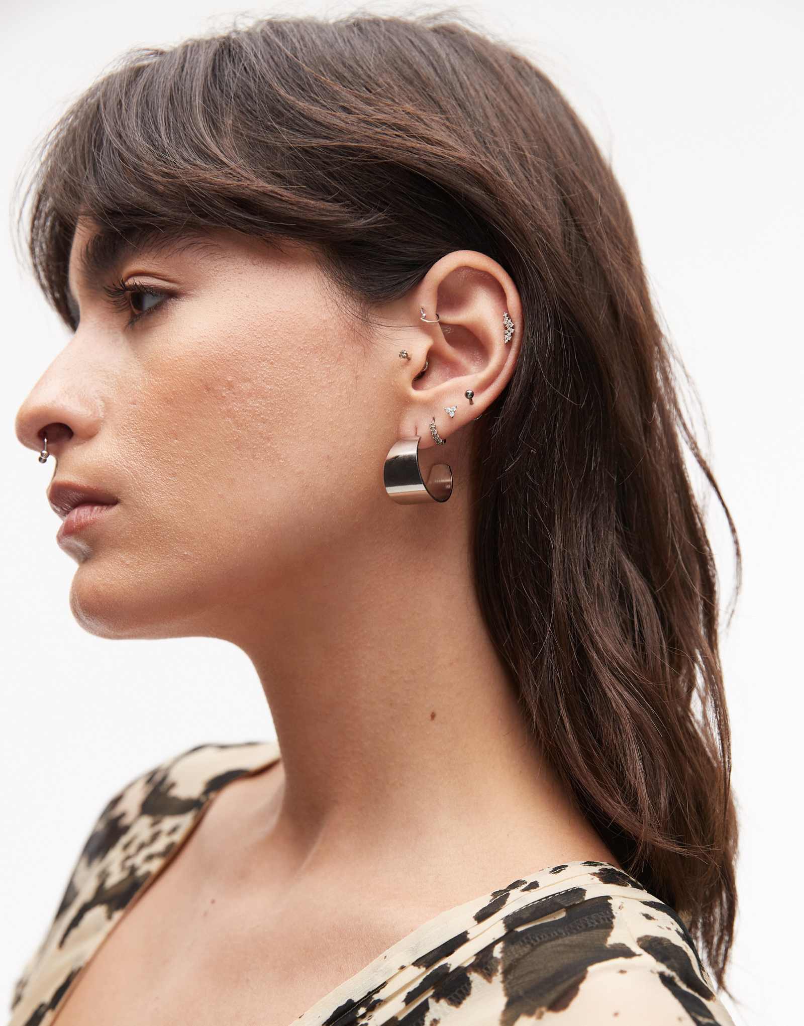 Topshop Max водонепроницаемые плоские серьги-кольца из нержавеющей стали серебристого оттенка
