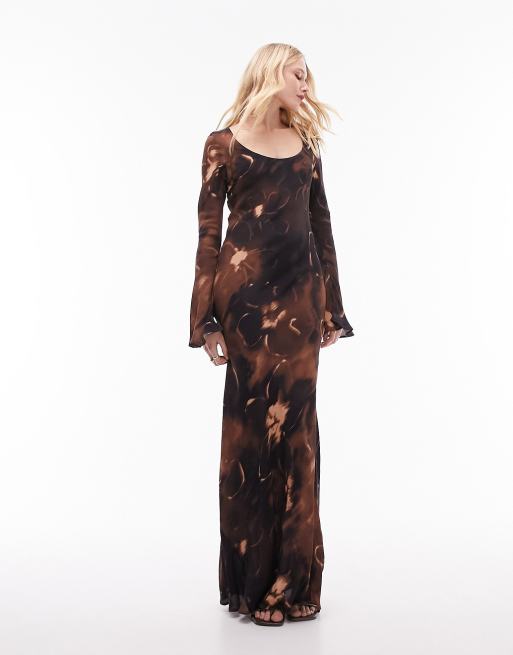 Topshop - Maxi jurk met lange mouwen, lage ronde hals en fijne print in bruin