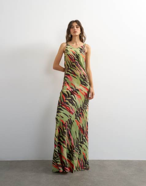 Topshop – Maxikleid aus Satin mit leuchtendem Tierfellmuster und verdrehten Trägern - view 1