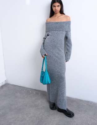 Topshop - Maxikleid aus Strickstoff in Grau mit Carmen-Ausschnitt