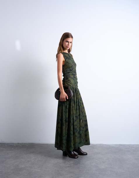 Topshop – Maxikleid in Grün mit abstraktem Print und tiefer Taille - view 1