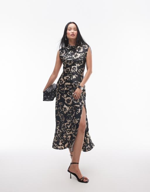 Topshop – Maxikleid mit drapiertem Ausschnitt und verschwommenem Blumenmuster in Schwarz-Weiß
