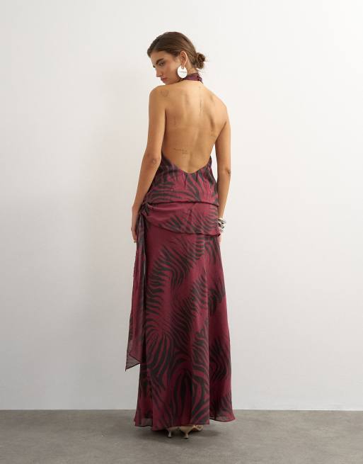 Topshop Maxikleid mit Neckholder, tiefer Taille und Bindedetail in Burgunderrot mit Zebra-Print, 3 von 4
