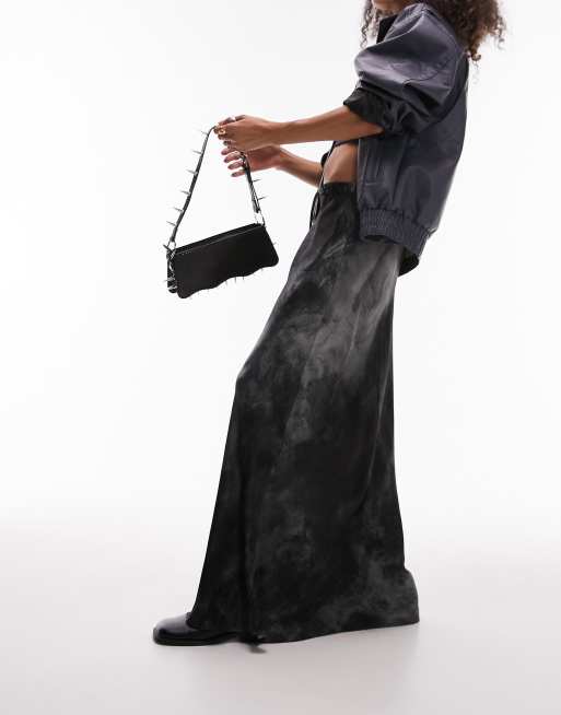 Topshop - Maxinederdel i monokrom satin med løbesnor og spray-print